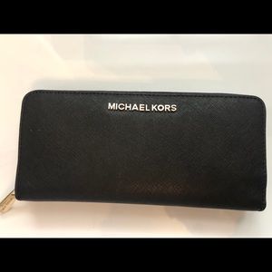 Michael Kors Jet Set Wallet